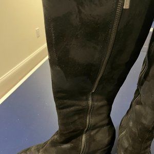 Donald Pliner Knee High Boot in Black